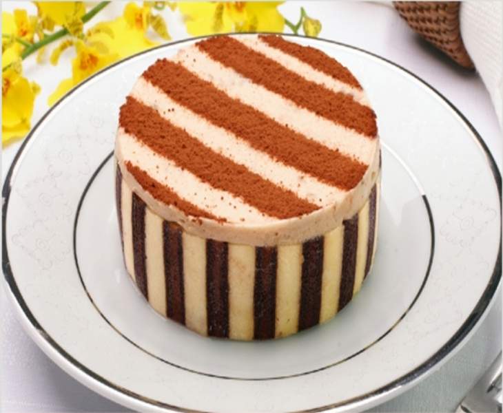 >Mini Torta Strognoff de Nozes e Chocolate Cassinel