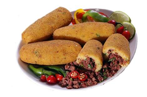 >Bolinho de Aipim com Carne Seca Croissant & Cia